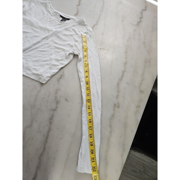 VICTORIA’S SECRET LONG SLEEVED WHITE TOP SIZE SMALL MSRP $50 - Picture 10 of 10